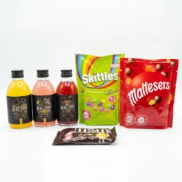 שלושה קוקטיילים אישיים בנפח 200 מ"ל כל אחד, עם ממתקים, מארז מעולה לטעימה.