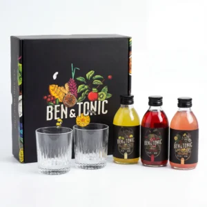 שלשוה קוקטייליםן בגודל 200 מל כל אחד ו2 כוסות לו בול